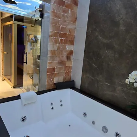Design Platinium Lux: Private Wellness Retreat Apartment